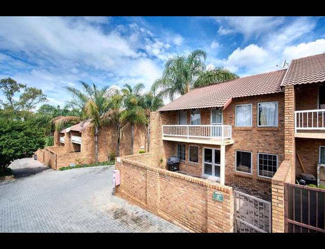 3 BEDROOM TOWNHOUSE FOR SALE IN FERNDALE